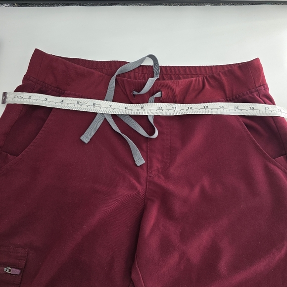 figs Uman Relaxed Jogger Scrub Pants and catarina one pocket top burgandy medium - Picture 9 of 13